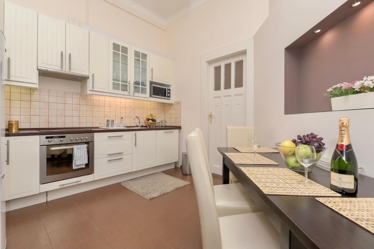 Corvina Apartment Budapest With Free Private Parking Zewnętrze zdjęcie