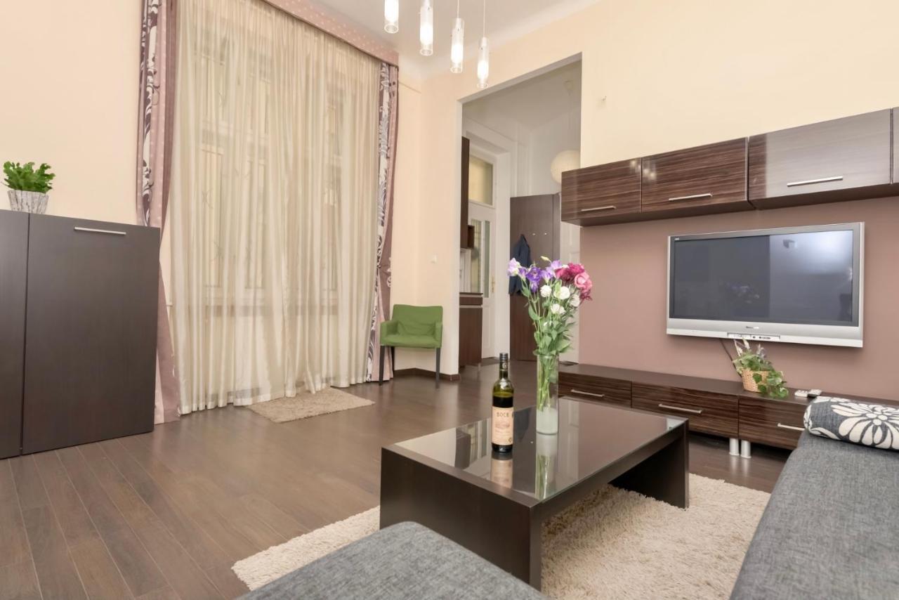 Corvina Apartment Budapest With Free Private Parking Zewnętrze zdjęcie
